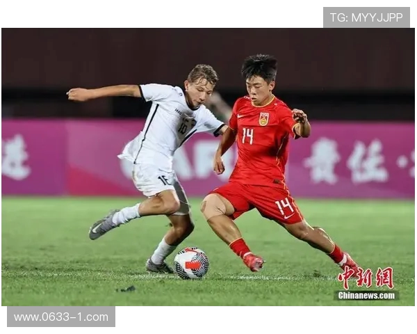 中国足球迎战乌兹别克斯坦力争胜利展现实力与风采