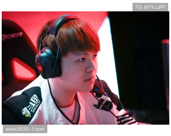 金泽寨与不死鸟的巅峰对决谁能在战场上笑到最后